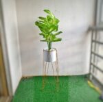 Lench White  Metal Planter